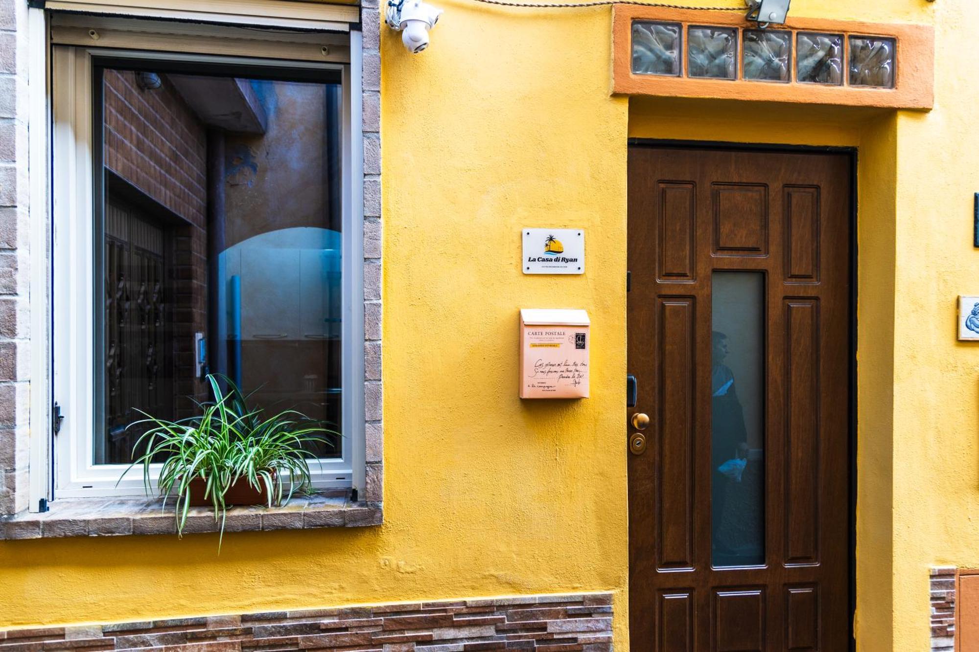 La Casa Di Ryan - Camere - Policlinico - Cittadella Monserrato Exterior photo
